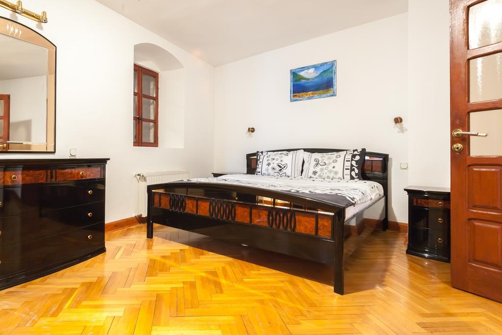 Villa & Apartments Perasto المظهر الخارجي الصورة