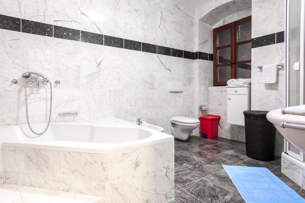 Villa & Apartments Perasto المظهر الخارجي الصورة