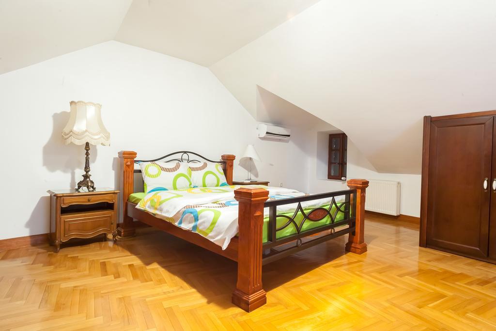 Villa & Apartments Perasto المظهر الخارجي الصورة