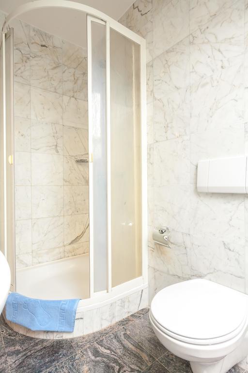Villa & Apartments Perasto المظهر الخارجي الصورة