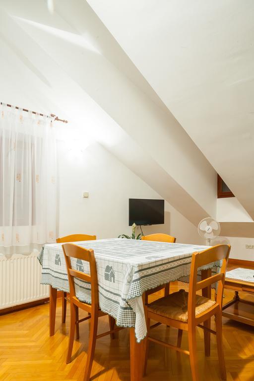 Villa & Apartments Perasto المظهر الخارجي الصورة