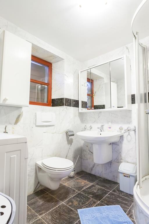 Villa & Apartments Perasto المظهر الخارجي الصورة