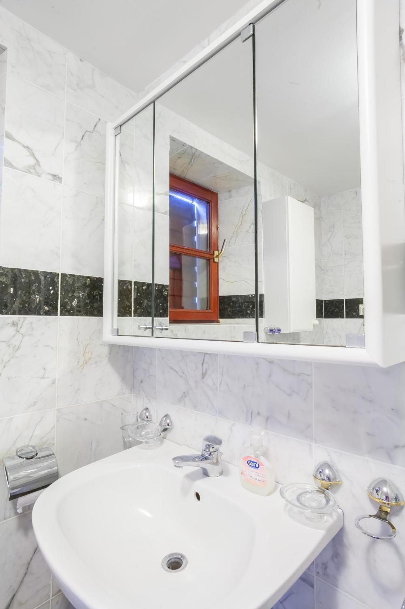 Villa & Apartments Perasto المظهر الخارجي الصورة